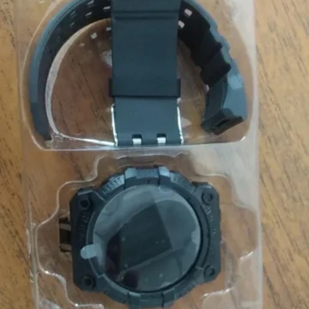 Black Smart Watch - Picture 6 of 9